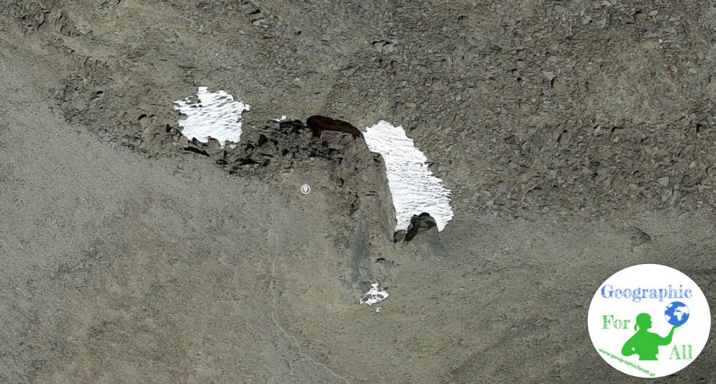 Lodowiec pirenejski na południowym stoku Mulhacen w Hiszpanii (Google Earth)
