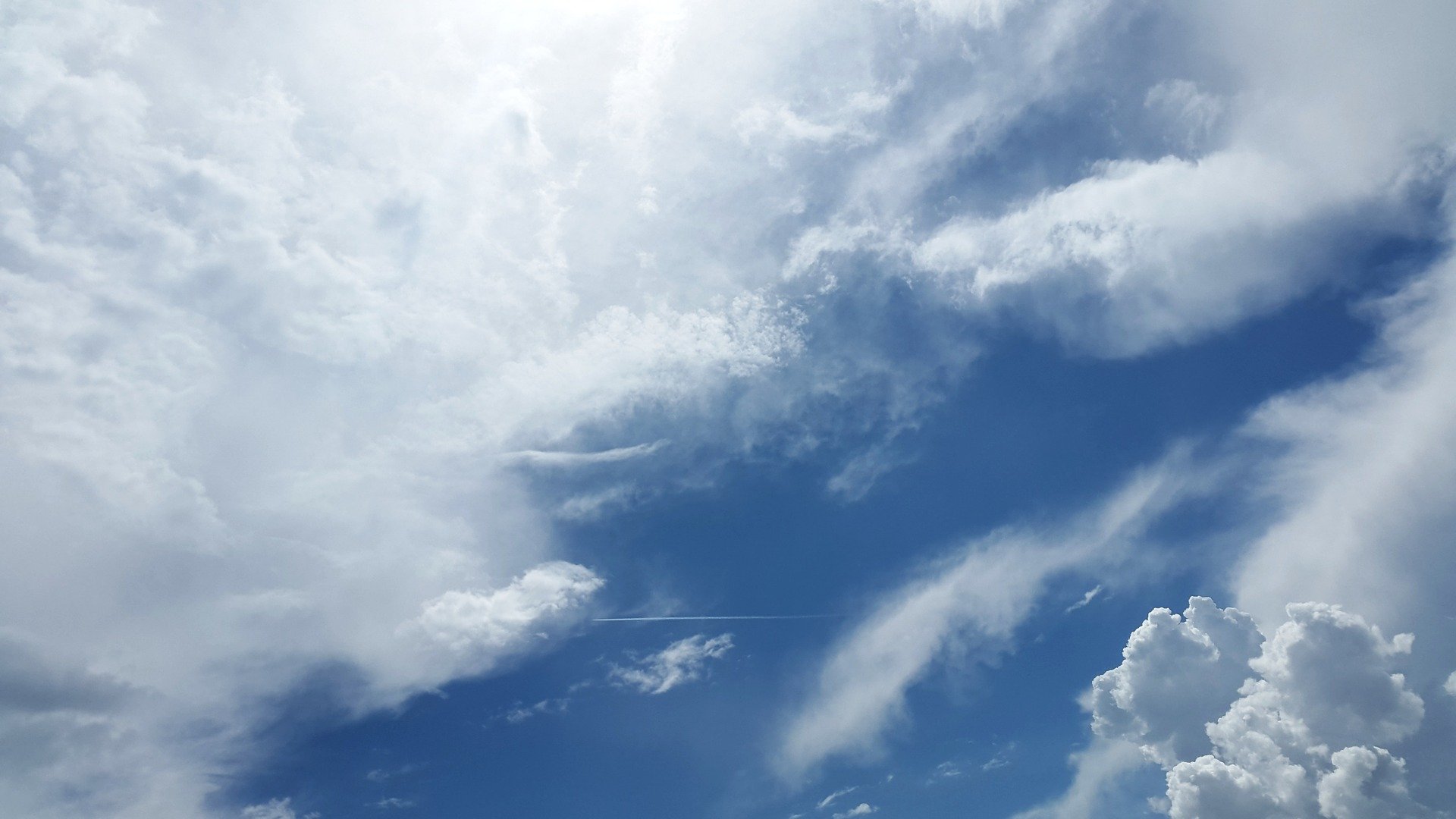 Smugi kondensacyjne i chmury. Wpływ działalności człowieka na atmosferę Ziemi - scenariusz dla nauczyciela