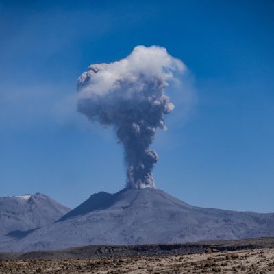 Negatywne i pozytywne skutki zjawisk wulkanicznych
